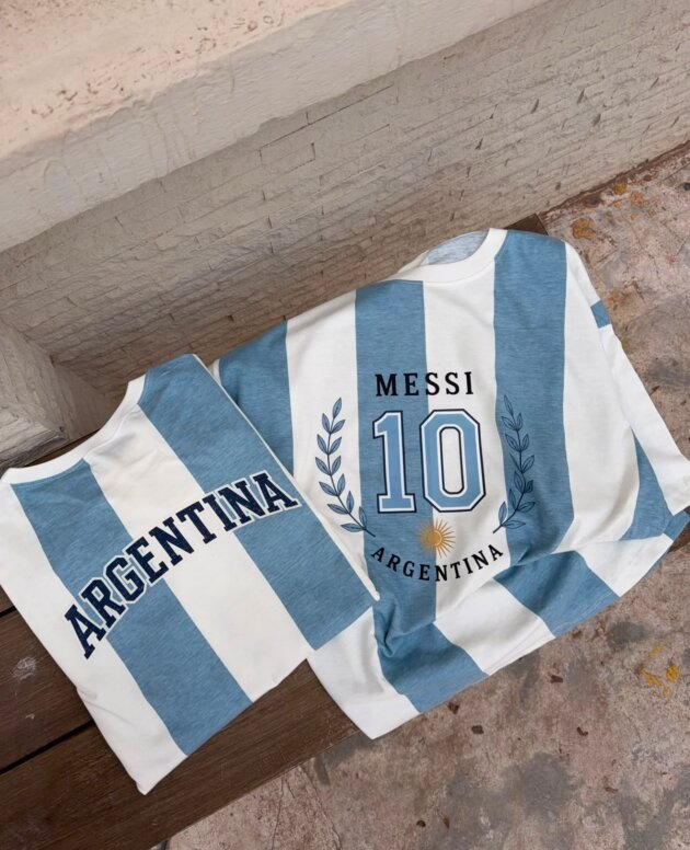 REMERA 10 LAURELES