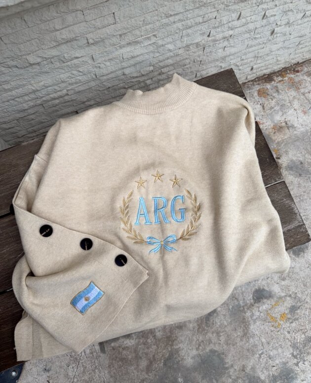 SWEATER ARG TRES ESTRELLAS BORDADO