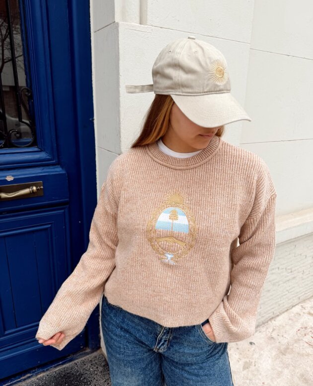 SWEATER ESCUDO BORDADO