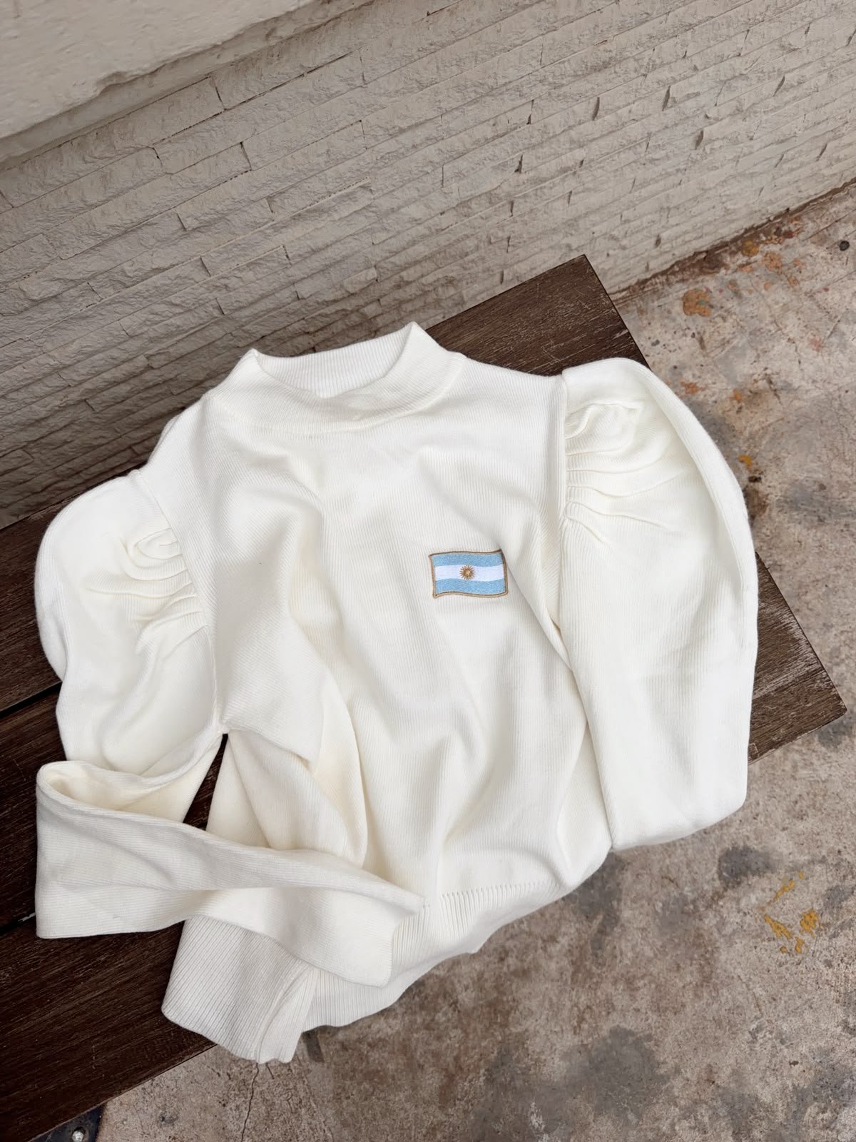 SWEATER PRINS ESCUDO BORDADO - Image 4