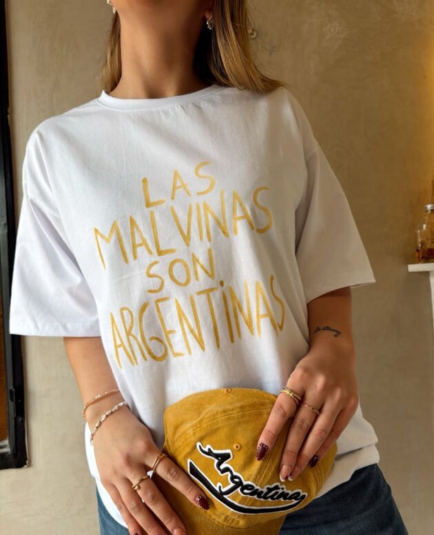REMERA LAS MALVINAS SON ARGENTINAS