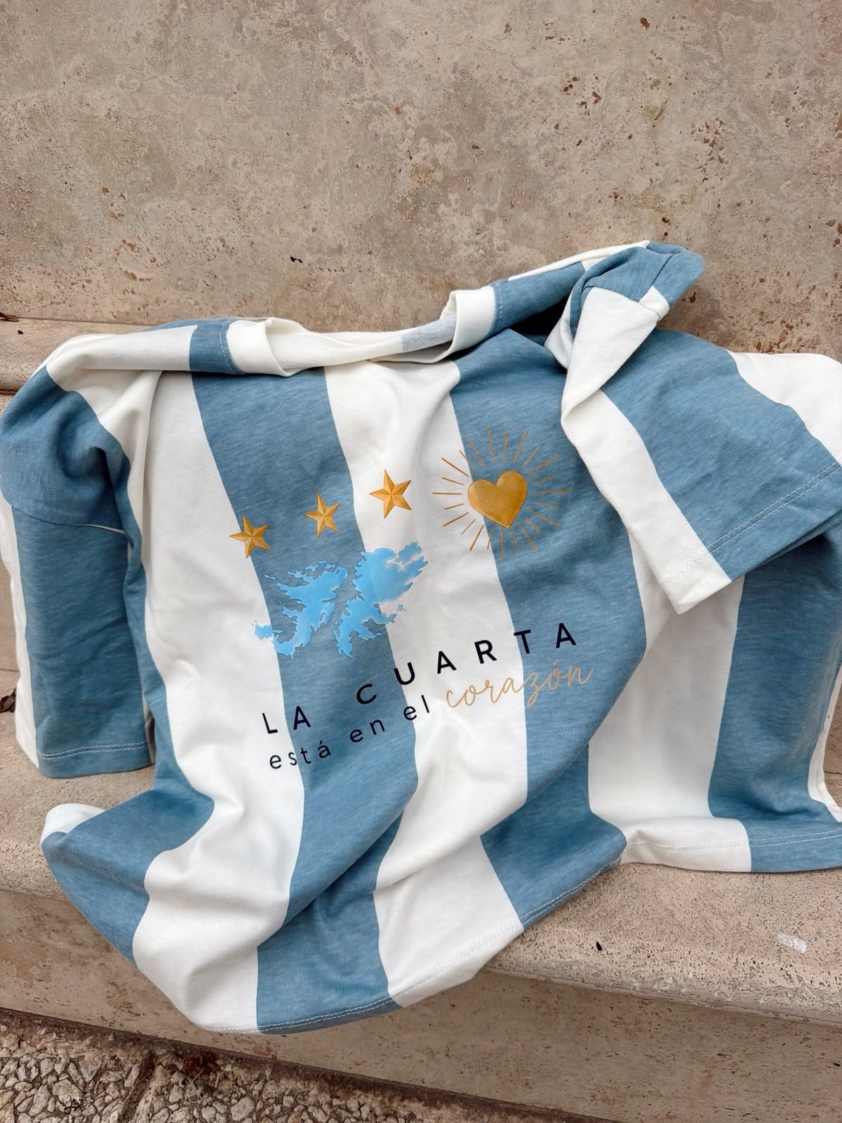 REMERA LA CUARTA ESTA EN EL CORAZON - Image 2