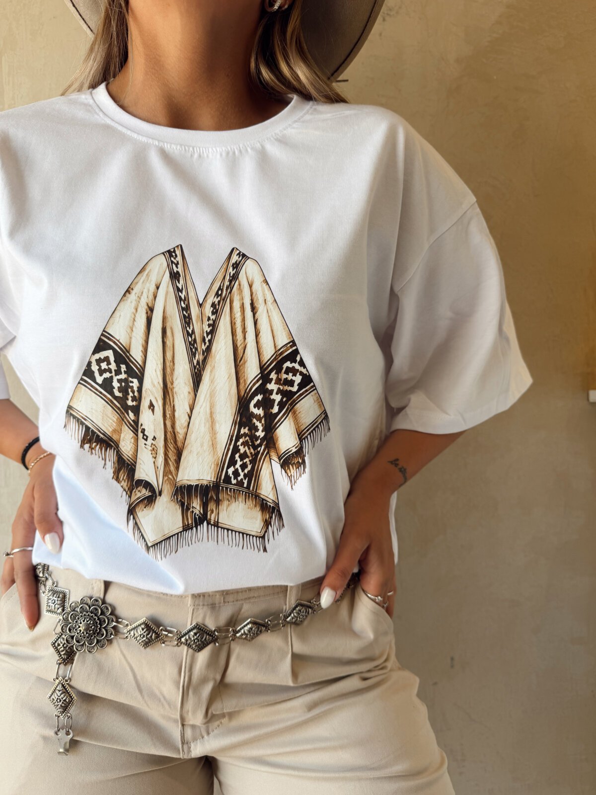 REMERA PONCHO