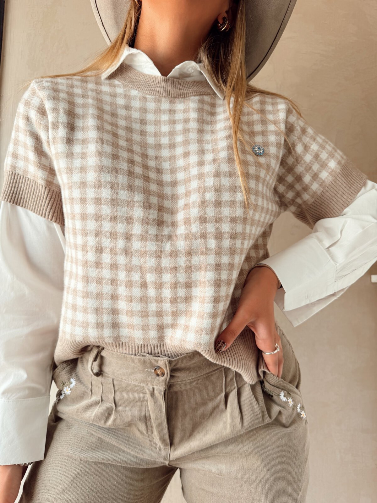 REMERA TEJIDA BEIGE