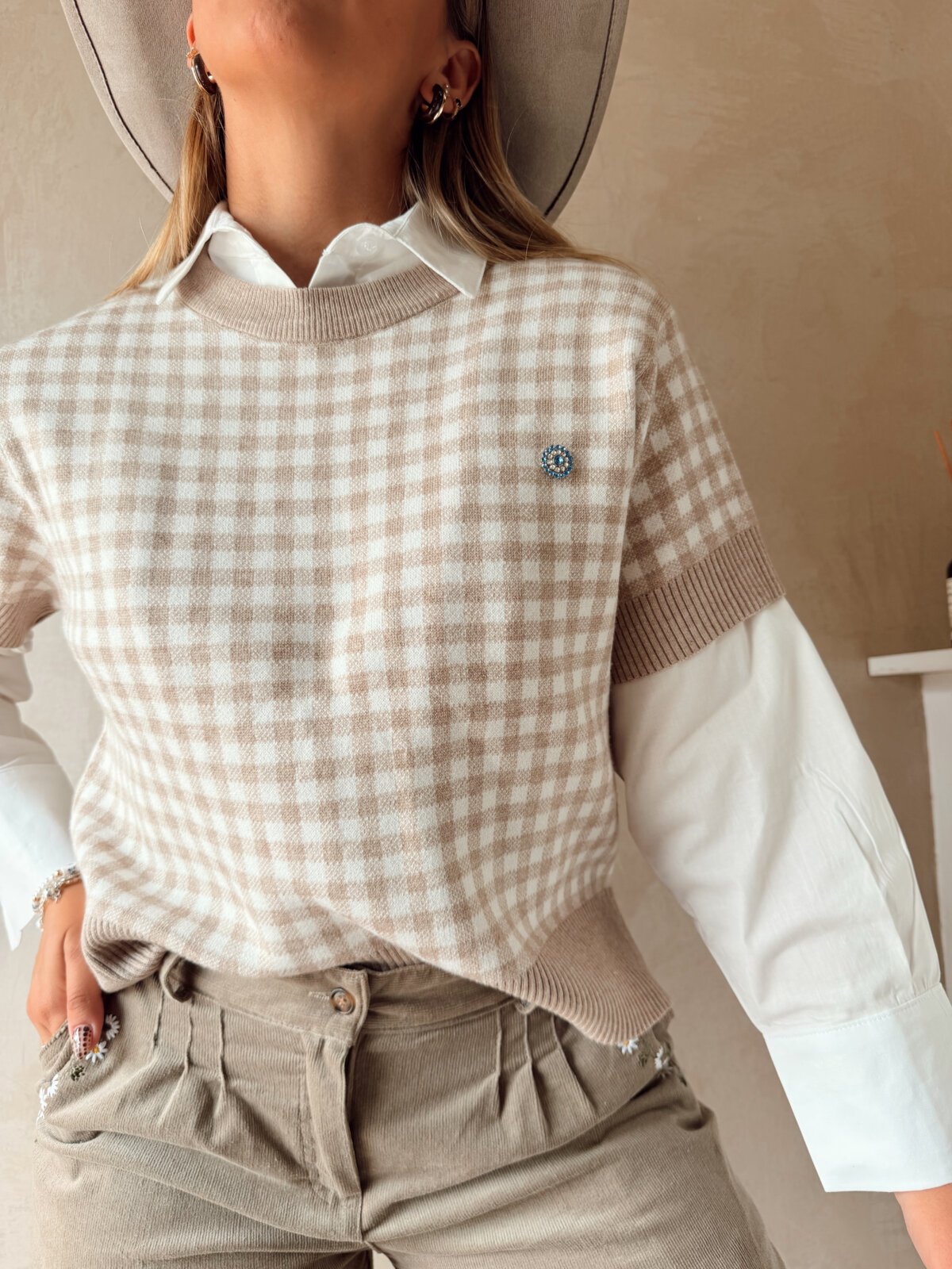 REMERA TEJIDA BEIGE - Image 2